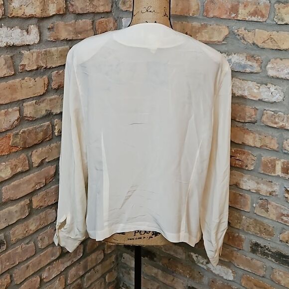 New York City Design Co cream silk top size 1X - Picture 5 of 10